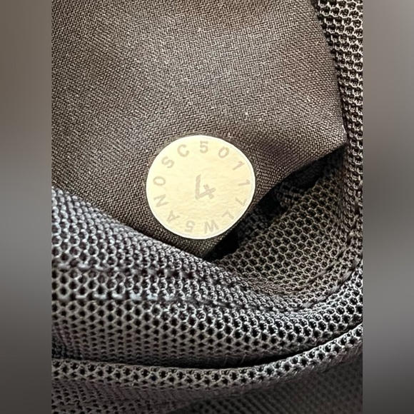 Lululemon Luxtreme * On The Fly Pants Size 4 Heathered Black - Picture 6 of 7